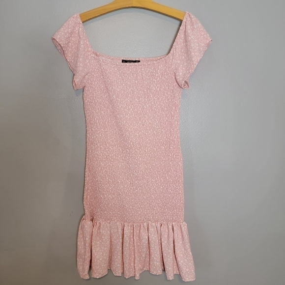 hesperus Dresses & Skirts - Off the shoulder drop waist pink floral mini dress